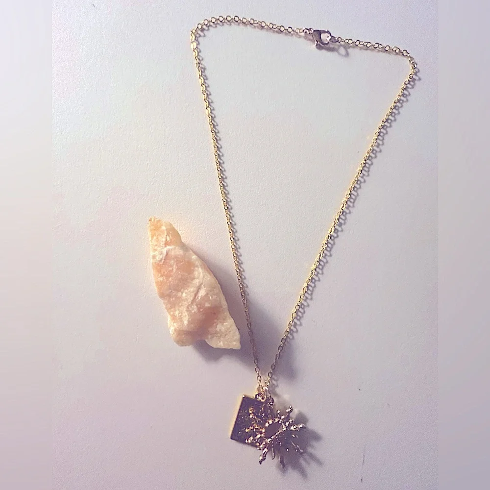 NWOT necklace Sun w “opal” center, The Sun Tarot Card etched goldtone charms 16” - Picture 8 of 11